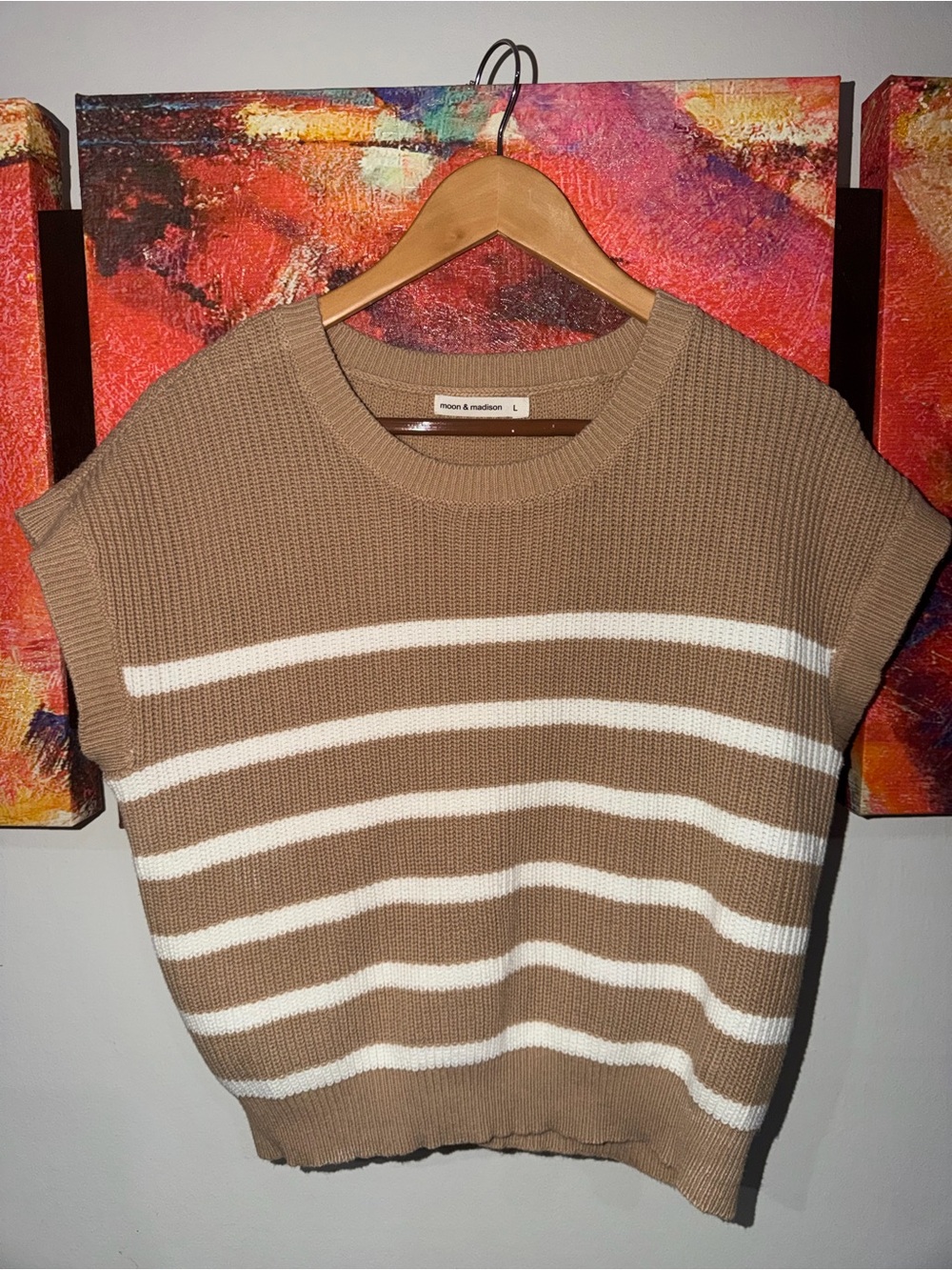 Moon & Madison-Sleeve Knit Sweater. Size: L.